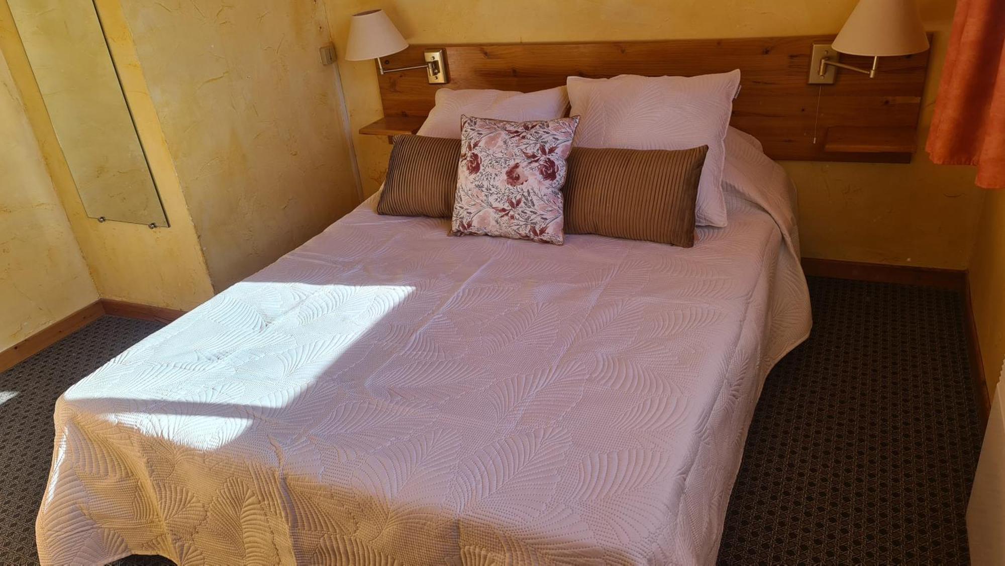 Angeprovence Hotel Saint-Étienne-les-Orgues Buitenkant foto